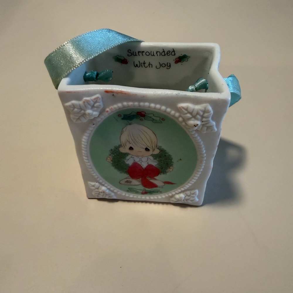 Precious Moments Christmas bag or Holiday‎ Ornament with Ribbon